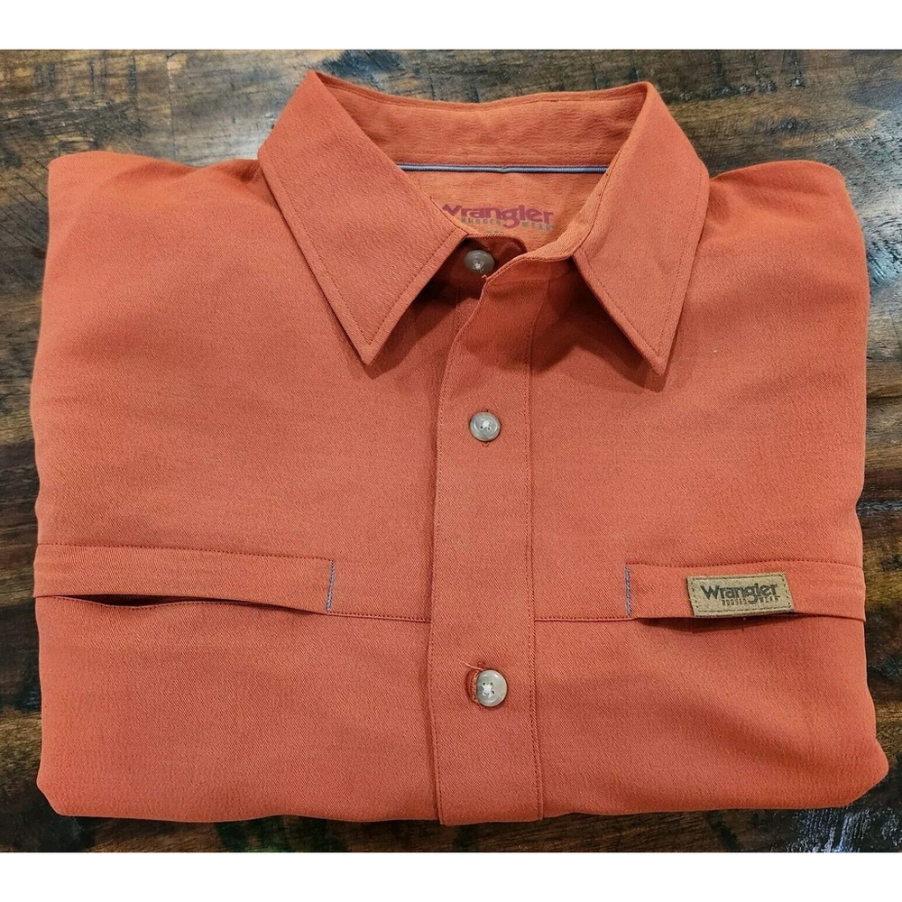 Wrangler Rugged Wear Mens Shirt XL Long Sleeves Button Up Zippered Pockets Logo